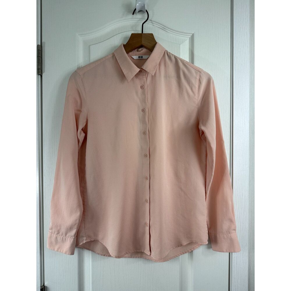 Uniqlo Women's XS Peach Pink Button Down Shirt Rayon Blend Long Sleeve